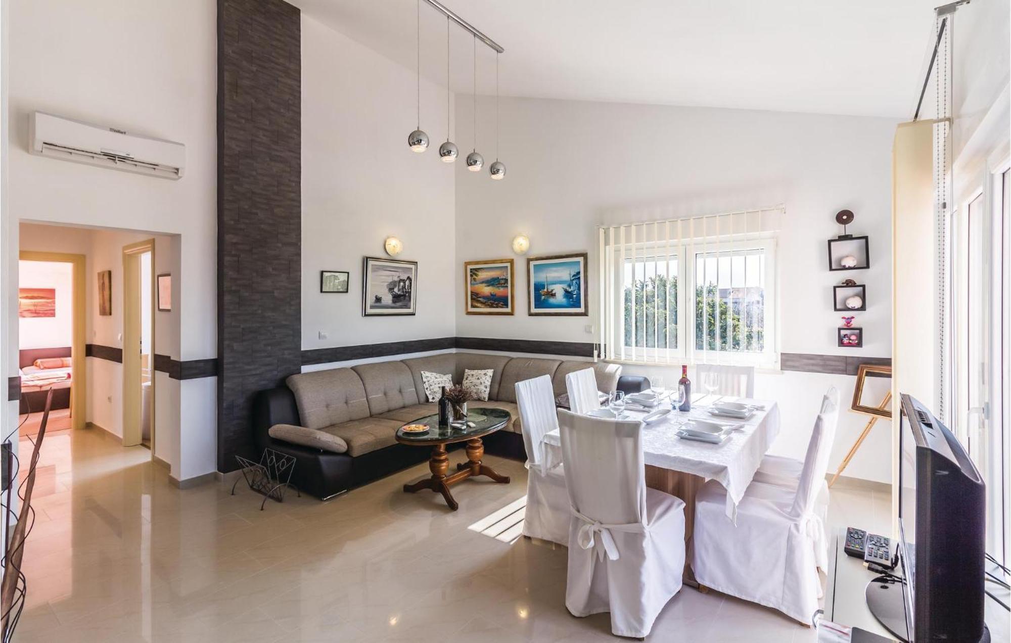Stunning Apartment In Fazana With House Sea View 외부 사진