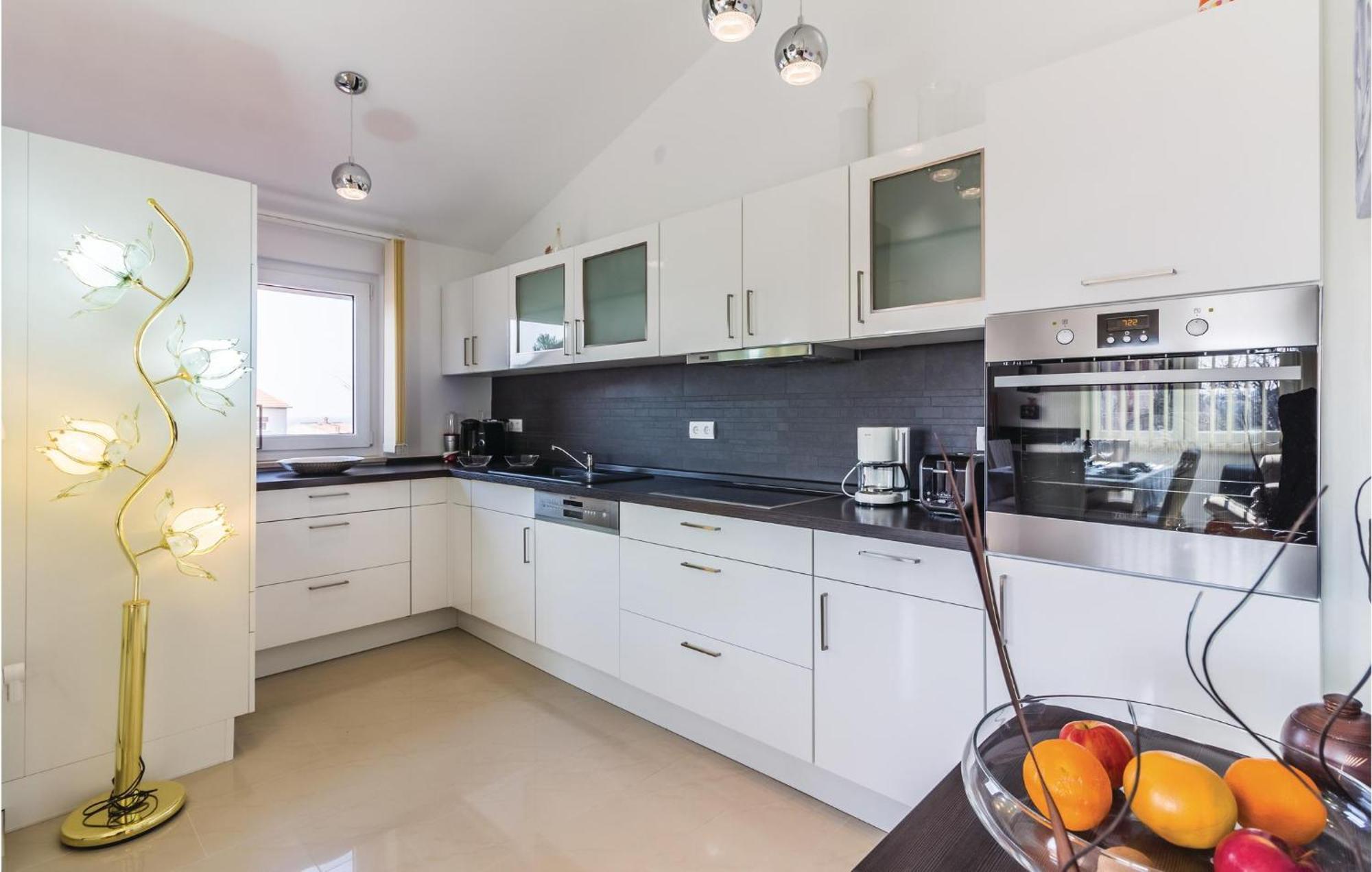 Stunning Apartment In Fazana With House Sea View 외부 사진