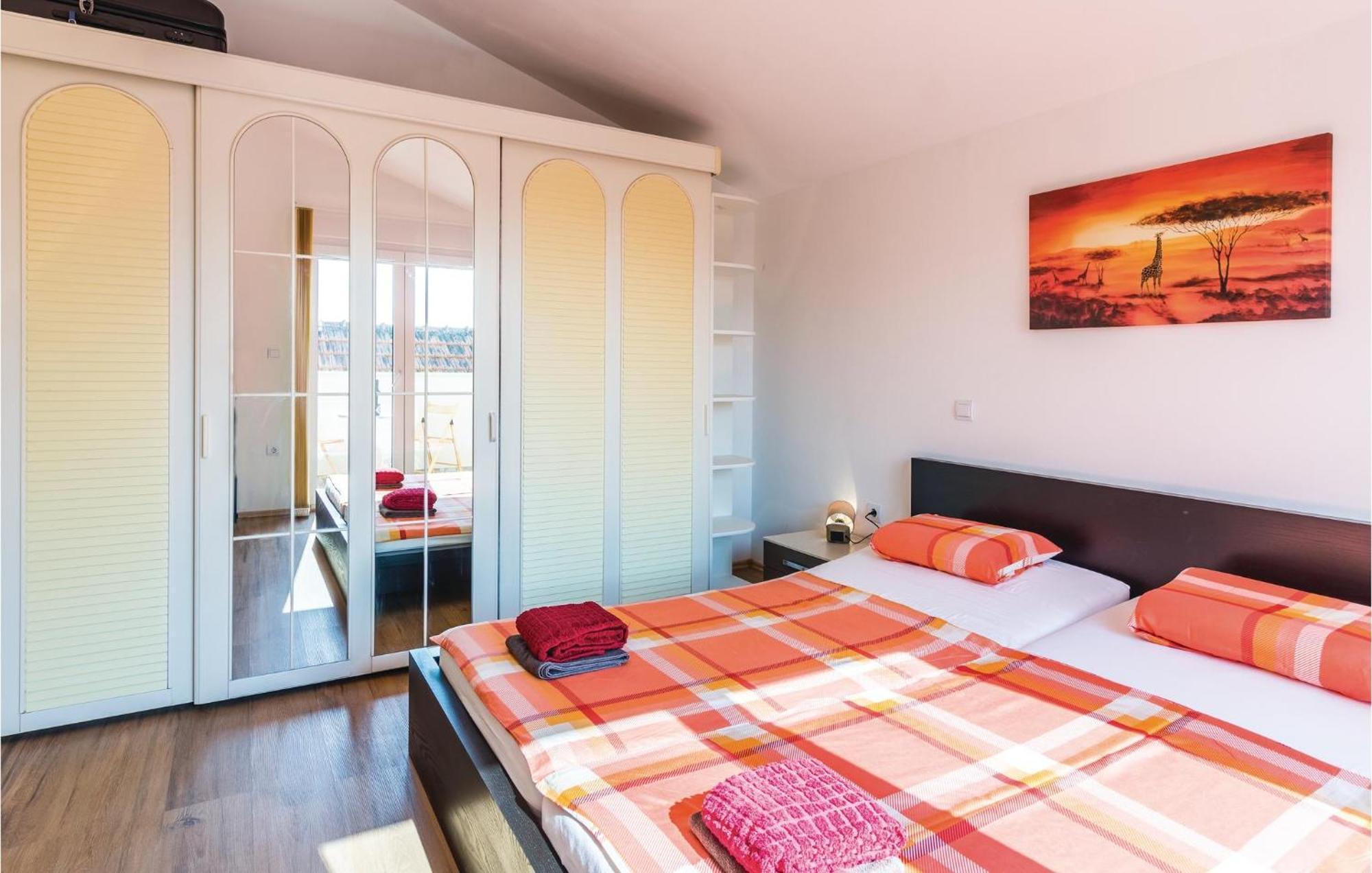 Stunning Apartment In Fazana With House Sea View 외부 사진