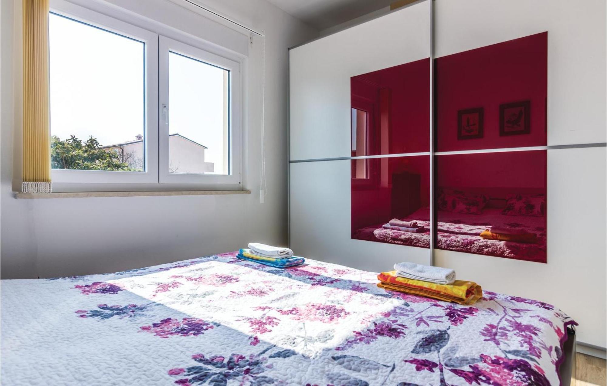 Stunning Apartment In Fazana With House Sea View 외부 사진