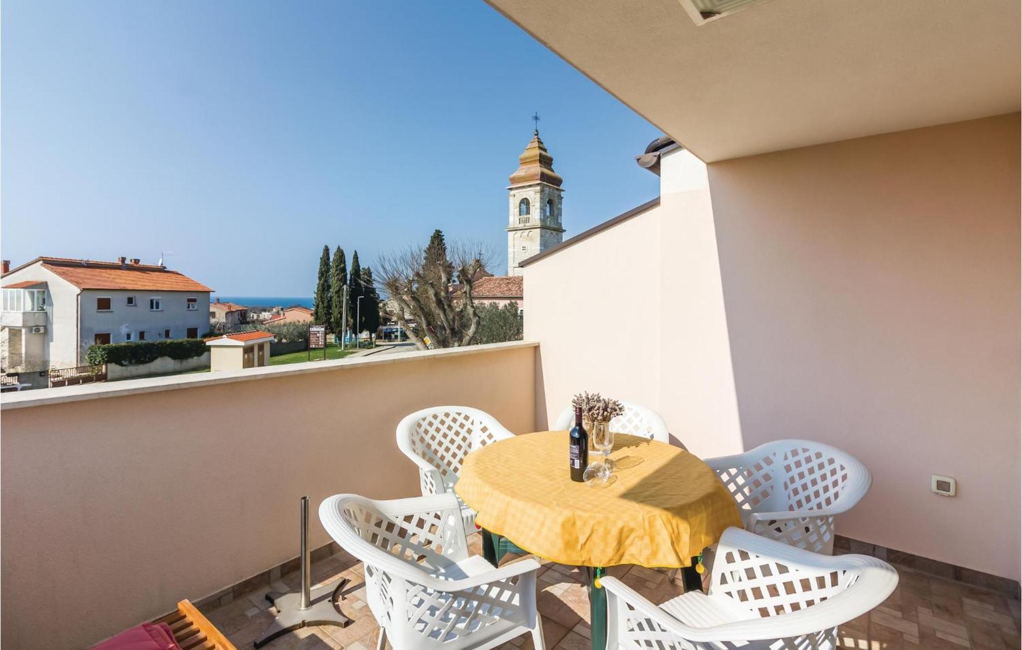 Stunning Apartment In Fazana With House Sea View 외부 사진